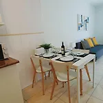 I Apartment *